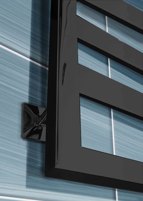Tempra Black - черный дизайн полотенцесушитель с широким профилем прямоугольного сечения | Фото 2