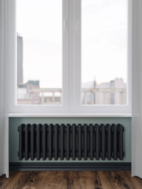 Bronto Pipe 3040 - трехтрубный трубчатый радиатор высотой 400 мм, нижнее подключение с термостатикой