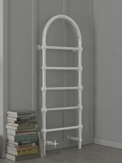 Terma Retro S -белый полотенцесушитель в стиле ретро с изогнутой верхней перекладиной