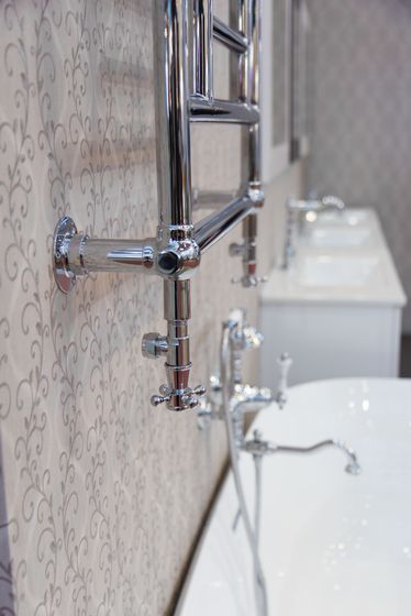 Cezares Salerno - классический полотенцесушитель в стиле ретро