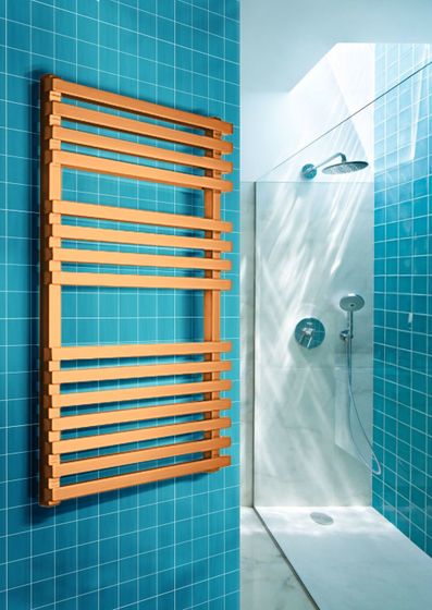 Bellini - дизайн полотенцесушитель с квадратным профилем бронза