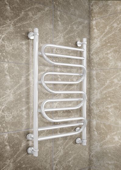 Illuzia - водяной полотенцесушитель из нержавеющей стали белого цвета