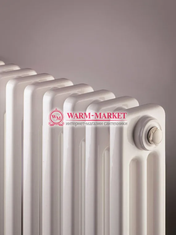 Вертикальный трубчатый радиатор трехтрубный с боковым подключением.