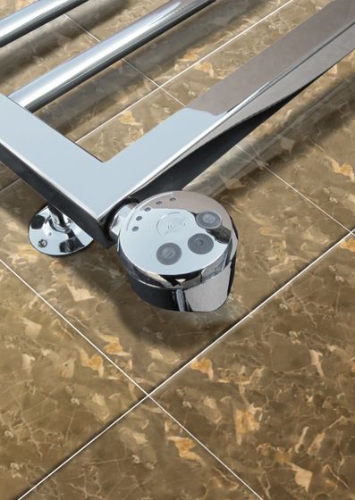 Corsa - дизайн полотенцесушитель с квадратными и круглыми формами