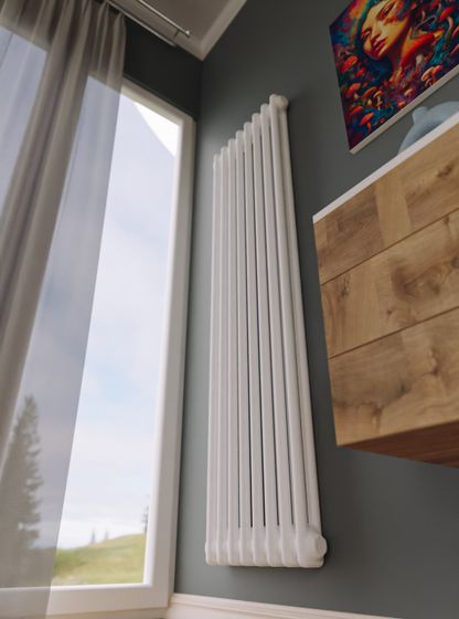 Bronto Pipe 2120 - двухтрубный трубчатый радиатор высотой 1200 мм, нижнее подключение с термостатикой