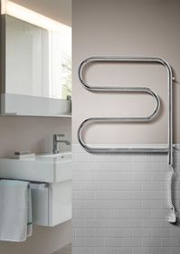 F-образный поворотный полотенцесушитель с малым энергопотреблением