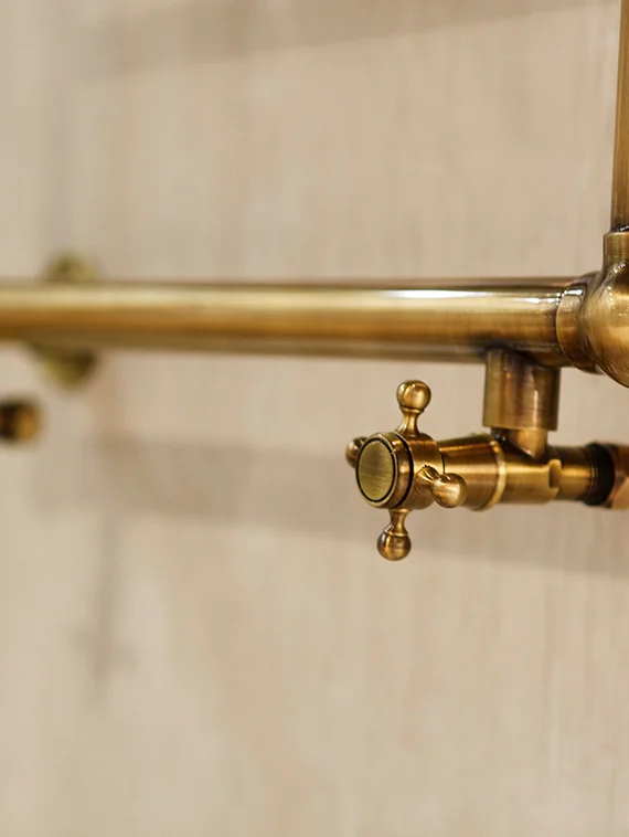 Cezares Taranto - полотенцесушитель в стиле ретро