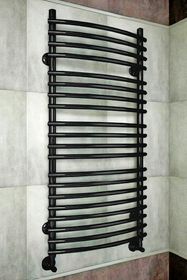 Mario Black - черный полотенцесушитель выгнутый вперед