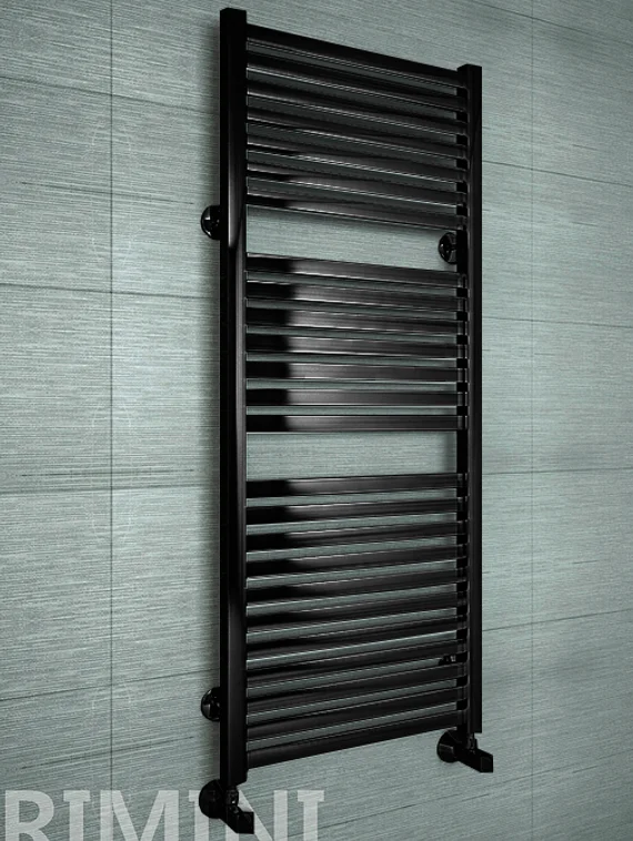 Rimini Black - черный дизайн полотенцесушитель с прямоугольными горизонталями.