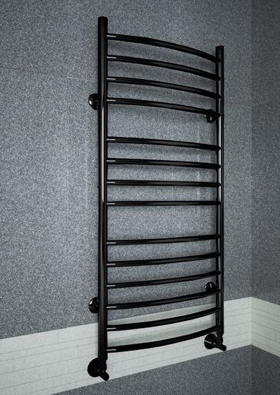 Classic Lux  - водяной полотенцесушитель черного цвета.