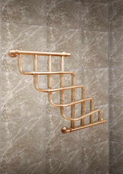 Kaskad - водяной полотенцесушитель оригинальной формы цвета бронза