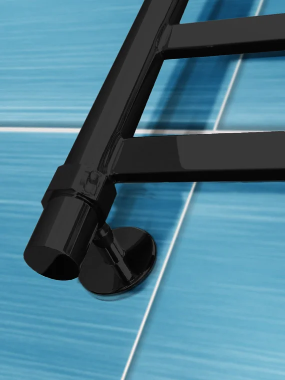 Maxima - узкий полотенцесушитель шириной 300 мм. черный