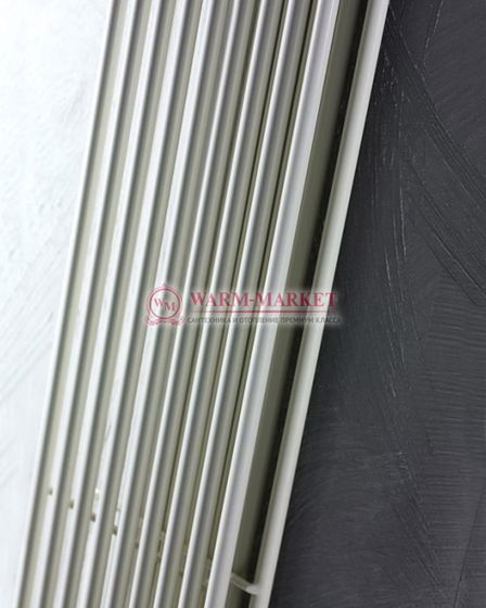 Вертикальный дизайн радиатор Antrax IT AV 13 s/d