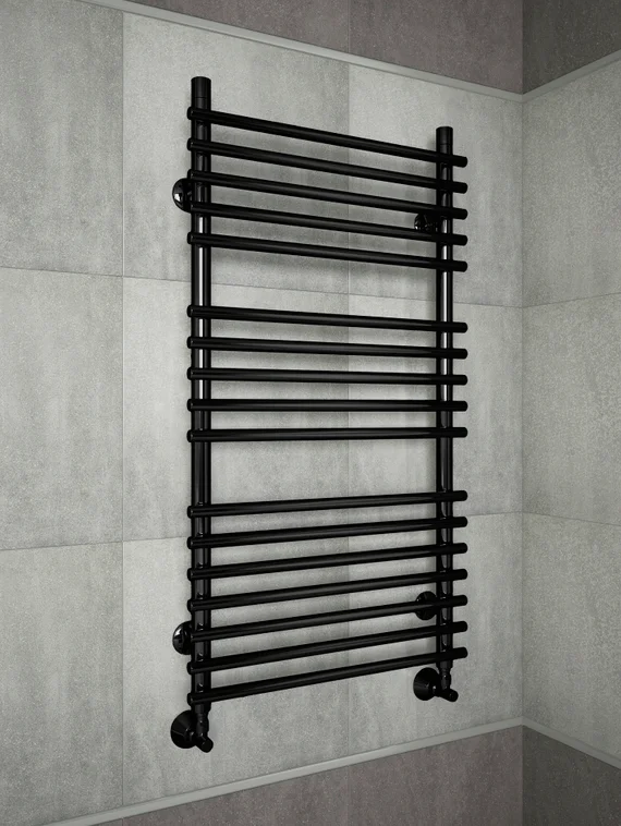 Vatra  - черный полотенцесушитель с перекладинами внахлест.