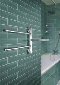 Поворотный электрический полотенцесушитель Energy I chrome с малым энергопотреблением