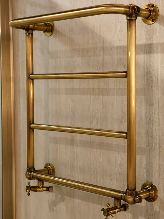 Cezares Taranto - полотенцесушитель в стиле ретро