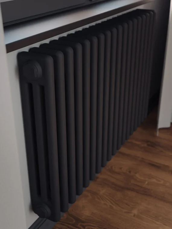 Bronto Pipe 3070 - трехтрубный трубчатый радиатор высотой 700 мм, боковое подключение