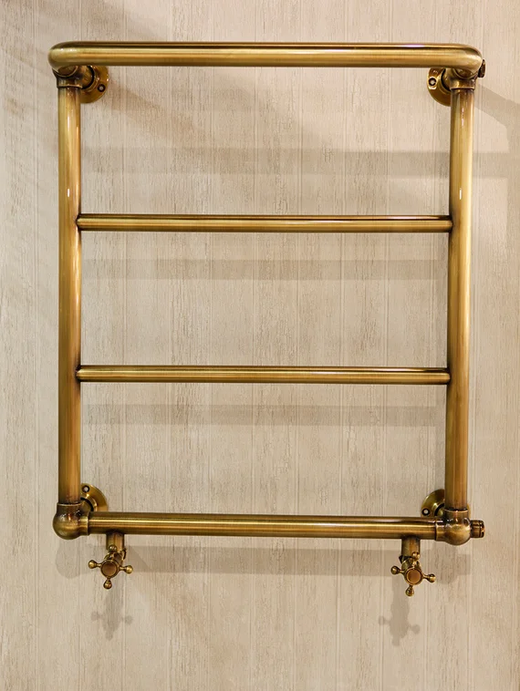 Cezares Taranto - полотенцесушитель в стиле ретро