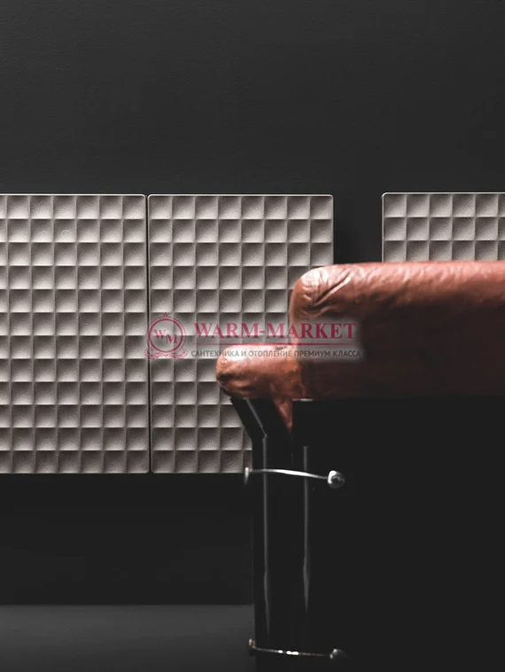 Вертикальный дизайн радиатор Antrax IT Waffle