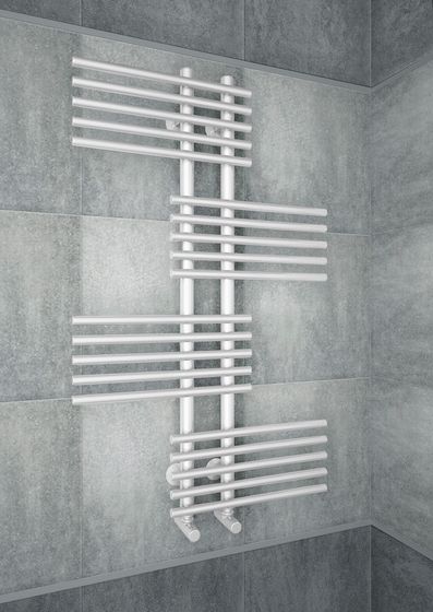 Europa - оригинальный водяной дизайн полотенцесушитель белого цвета.