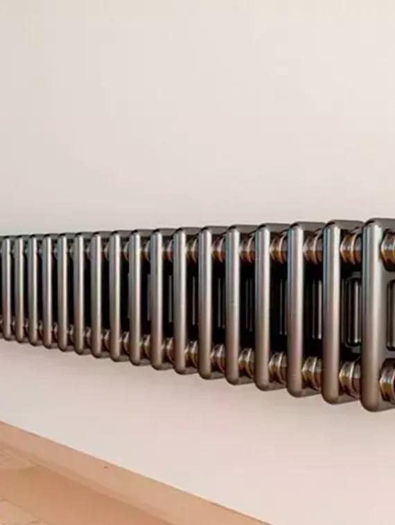 Трубчатый радиатор Zehnder Charleston Technoline 3026 в цвете прозрачный лак