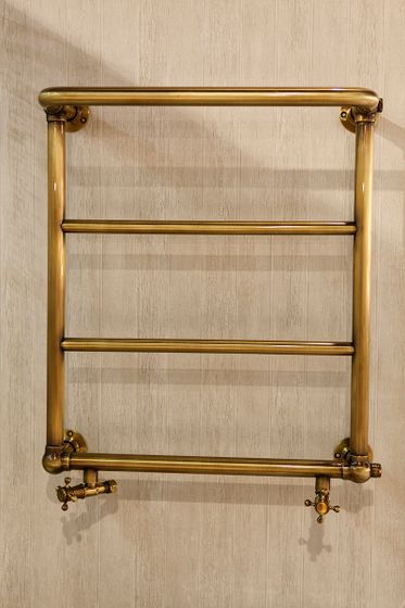 Cezares Taranto - полотенцесушитель в стиле ретро