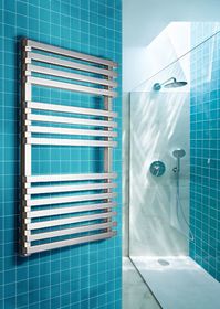 Bellini - дизайн полотенцесушитель с квадратным профилем