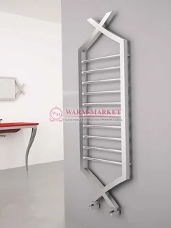 Дизайнерский полотенцесушитель из матовой полированной нержавеющей стали Classico Carisa