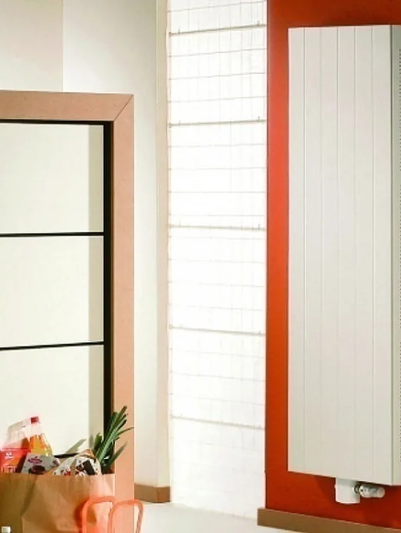 Purmo Faro V Inox 21 2100 - вертикальный панельный радиатор из нержавеющей стали с бороздками