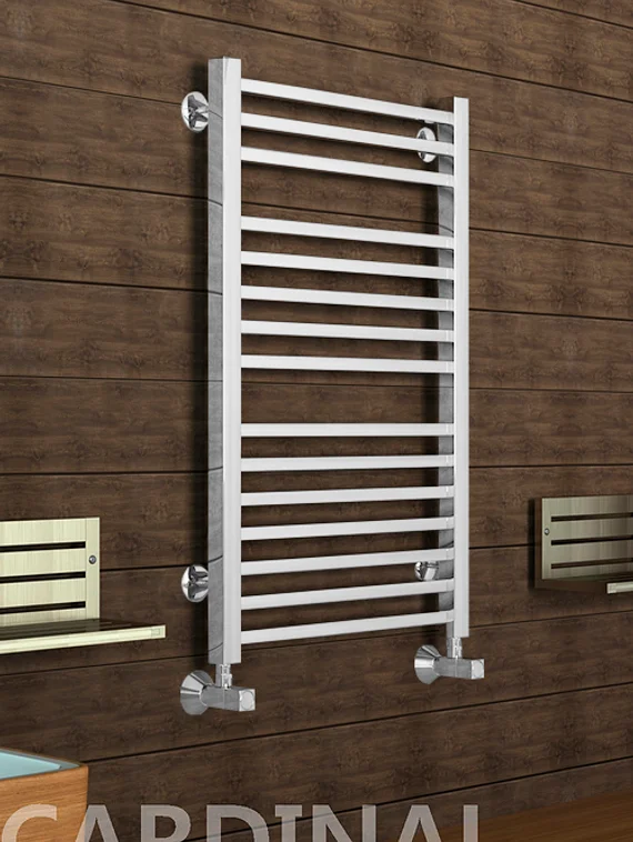 Kardinal White - белый дизайн полотенцесушитель с прямоугольными вертикалями.