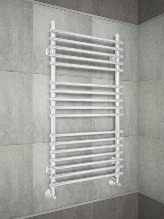 Vatra E - электрический полотенцесушитель белого цвета с перекладинами внахлест.