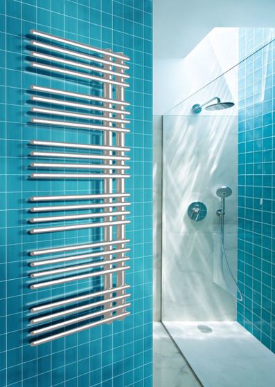 Brigantina - дизайн полотенцесушитель с перекладинами внахлест белого цвета