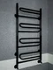Upiter E - черный полотенцесушитель с увеличенным пространством  для сушки.