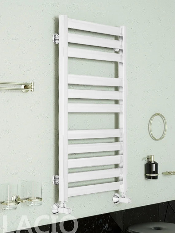 Lacio White - белый полотенцесушитель с квадратным профилем.