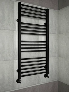 Sicilia Black - черный полотенцесушитель с квадратными вертикалями.