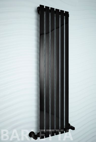 Barletta Vertical - вертикальный дизайн полотенцесушитель черного цвета