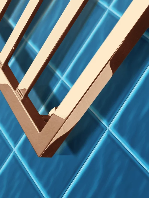 Bergamo - электрический дизайн полотенцесушитель с квадратным профилем