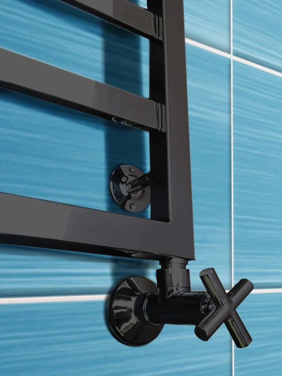 Bergamo - водяной дизайн полотенцесушитель с квадратным профилем