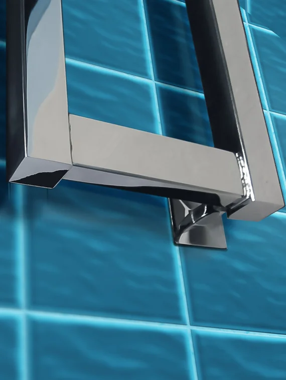 Optima - дизайн полотенцесушитель с боковым подключением