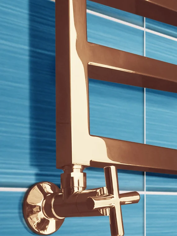 Ancona - водяной  дизайн полотенцесушитель квадратной формы