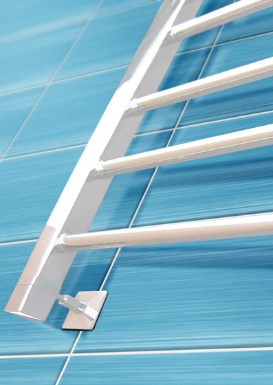 Classic  White - белый полотенцесушитель с квадратными вертикалями