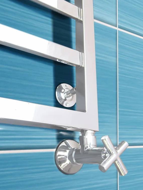 Bergamo White  - белый дизайн полотенцесушитель с квадратным профилем