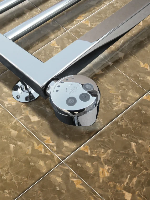 Corsa - дизайн полотенцесушитель с квадратными и круглыми формами