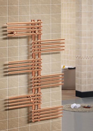 Brigantina R - водяной дизайн полотенцесушитель с перекладинами внахлест