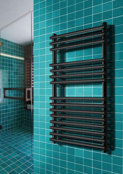 Leona - дизайн полотенцесушитель с круглыми перекладинами внахлест черного цвета