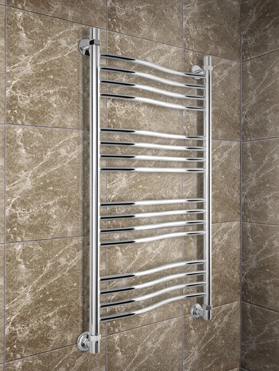 Fluid - водяной полотенцесушитель слегка изогнутой формы