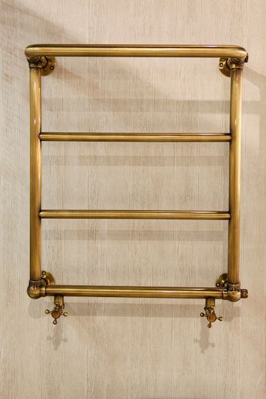 Cezares Taranto - полотенцесушитель в стиле ретро