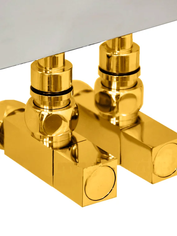 Вентиль квадратный регулировочный прямой золотого цвета.