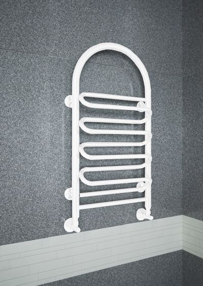 Liana E - электрический полотенцесушитель белого цвета.