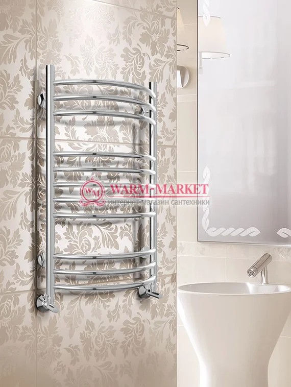 Forma - водяной полотенцесушитель шириной 400 мм, выпуклый вперед.